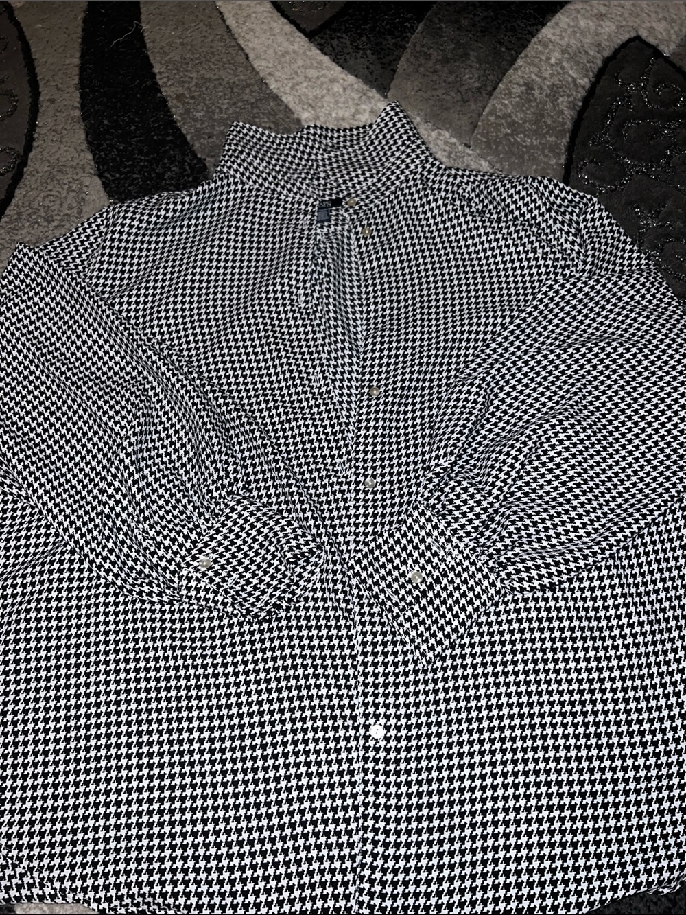 Chaps Black and White Houndstooth Button-Down Shirt